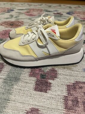 New Balance 237 Sneakers Yellow